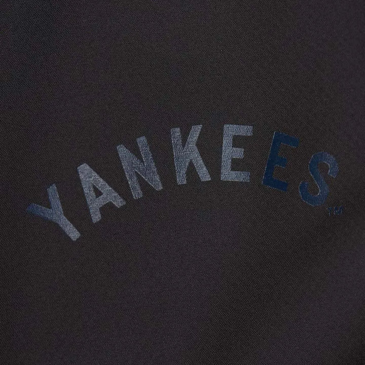 New York Yankees Black Jacket Perfect for Game Day in USA